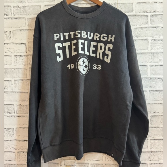 47 Other - NWT! Men’s ‘47 Pittsburg Steelers black crewneck sweatshirt Size Medium
